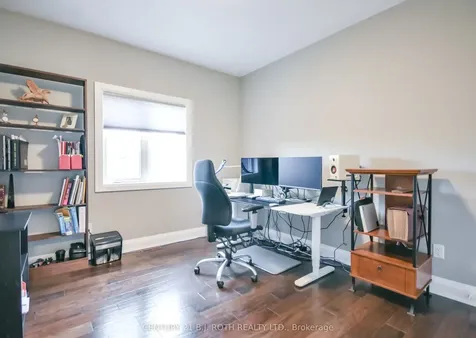 37 Wendat Trail Springwater ON L4M 6T6