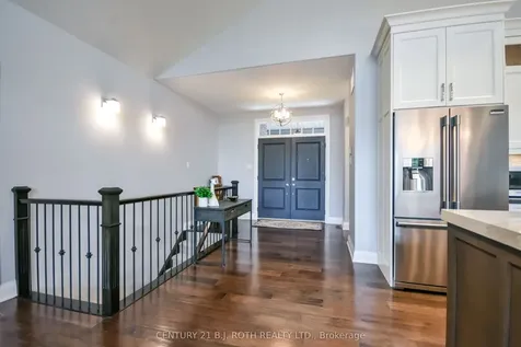37 Wendat Trail Springwater ON L4M 6T6