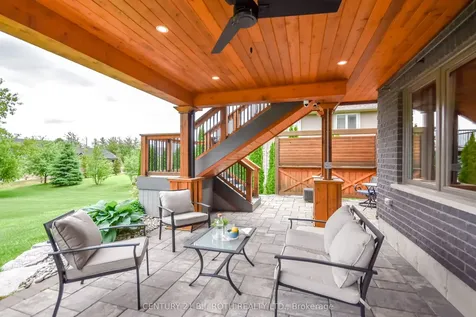 37 Wendat Trail Springwater ON L4M 6T6