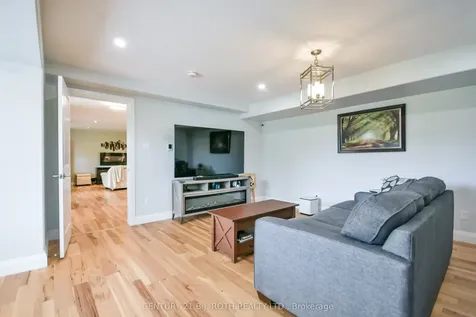 37 Wendat Trail Springwater ON L4M 6T6
