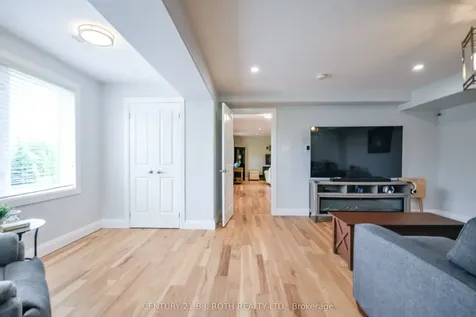 37 Wendat Trail Springwater ON L4M 6T6
