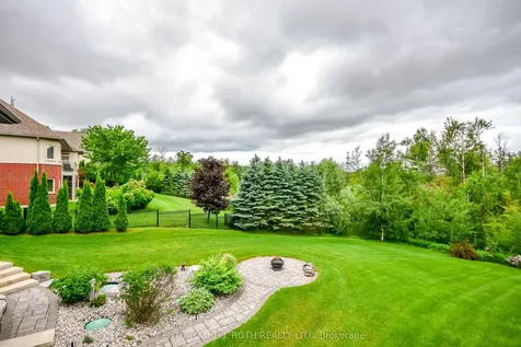 37 Wendat Trail Springwater ON L4M 6T6