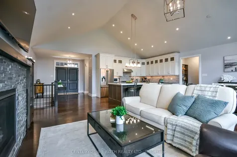 37 Wendat Trail Springwater ON L4M 6T6