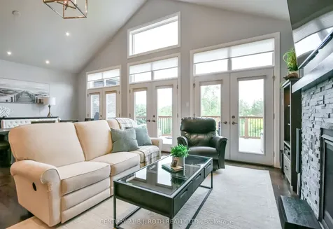 37 Wendat Trail Springwater ON L4M 6T6