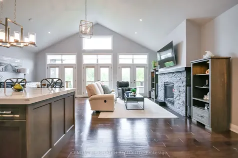 37 Wendat Trail Springwater ON L4M 6T6