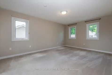 11 Thrushwood Drive Barrie ON L4N 0Z1