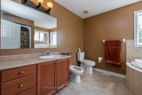 11 Thrushwood Drive Barrie ON L4N 0Z1