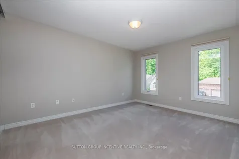 11 Thrushwood Drive Barrie ON L4N 0Z1