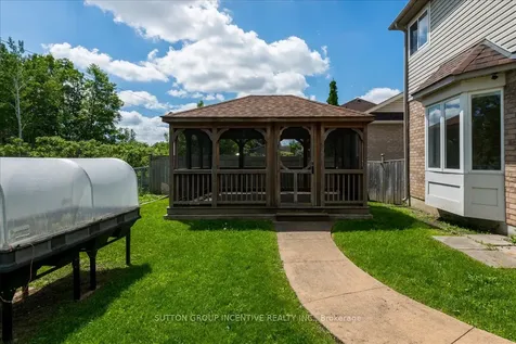 11 Thrushwood Drive Barrie ON L4N 0Z1