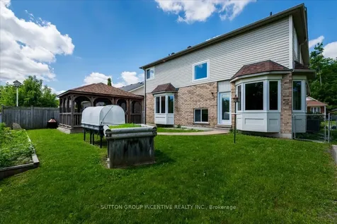 11 Thrushwood Drive Barrie ON L4N 0Z1