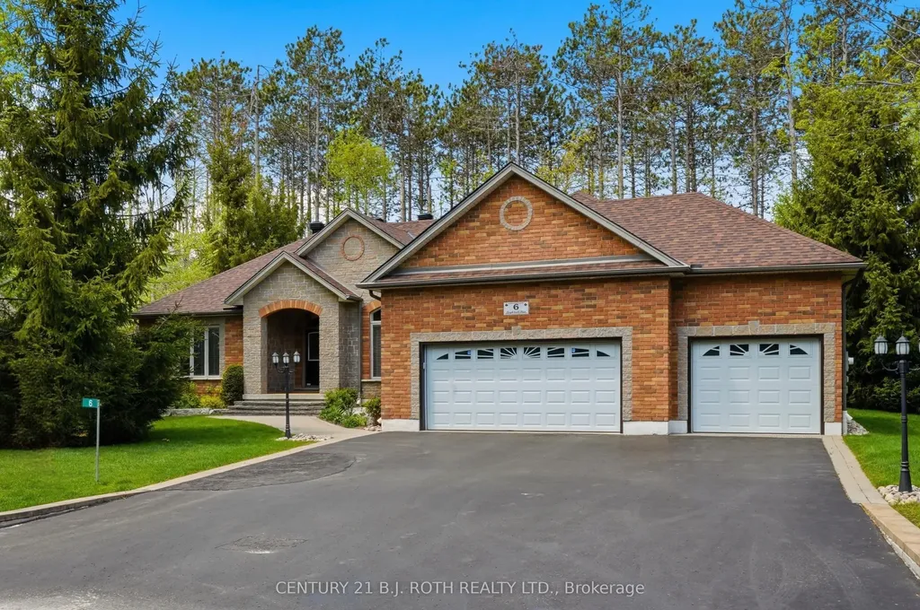 6 Lloyd Cook Drive E Springwater ON L4M 4S4