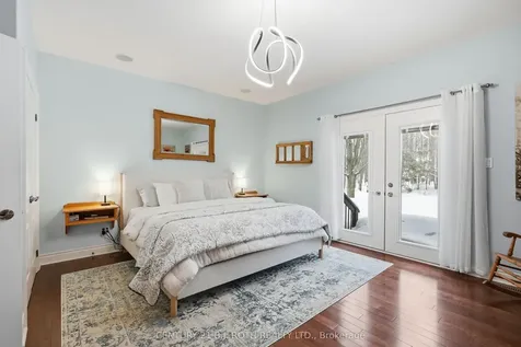 6 Lloyd Cook Drive E Springwater ON L4M 4S4