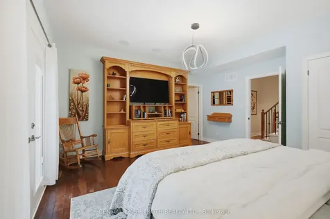 6 Lloyd Cook Drive E Springwater ON L4M 4S4