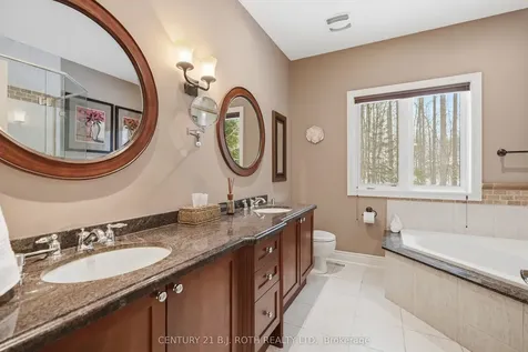 6 Lloyd Cook Drive E Springwater ON L4M 4S4