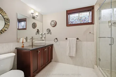6 Lloyd Cook Drive E Springwater ON L4M 4S4