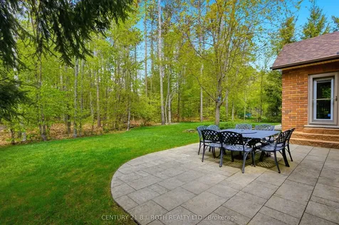 6 Lloyd Cook Drive E Springwater ON L4M 4S4