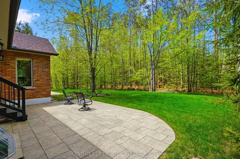 6 Lloyd Cook Drive E Springwater ON L4M 4S4
