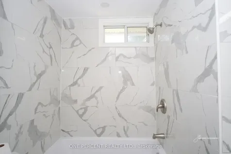 39 Broadview Collingwood ON L9Y 0X2