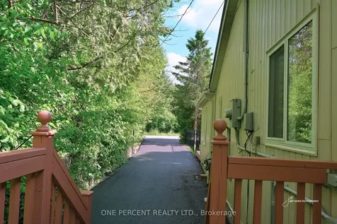 39 Broadview Collingwood ON L9Y 0X2