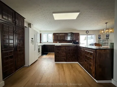 1383 Park Avenue Timmins ON P4R 1M1