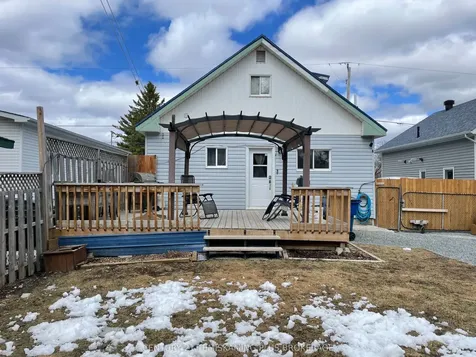 402 Farah Avenue Temiskaming Shores ON P0J 1P0