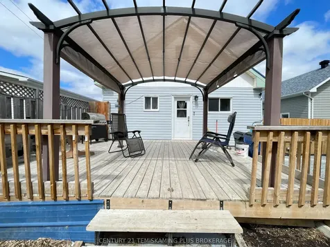 402 Farah Avenue Temiskaming Shores ON P0J 1P0