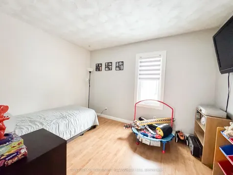 39 Sixth Avenue Englehart ON P0J 1H0