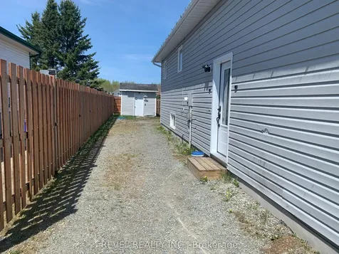 1284 Park Avenue Timmins ON P4R 1L8