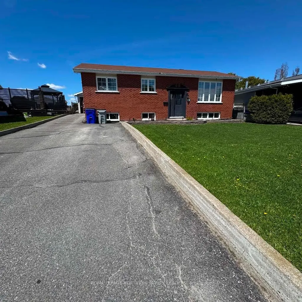 246 Timcor Crescent Timmins ON P4R 1C7