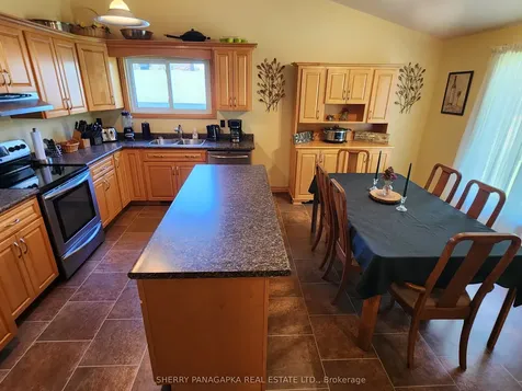 8 Mcphee Avenue Kirkland Lake ON P2N 1M2