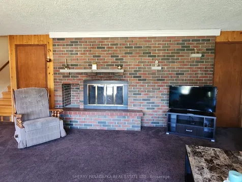 8 Mcphee Avenue Kirkland Lake ON P2N 1M2