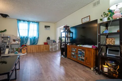 512 Probyn Street Temiskaming Shores ON P0J 1K0
