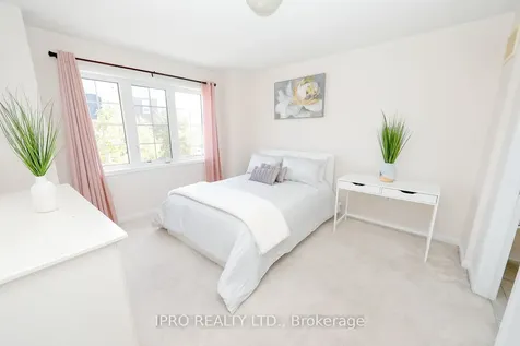 74 Aylesbury Drive Brampton ON L7A 0W2