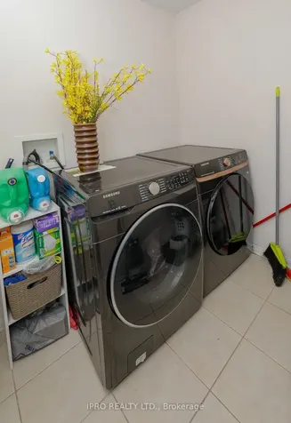 74 Aylesbury Drive Brampton ON L7A 0W2