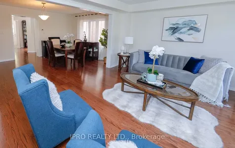 74 Aylesbury Drive Brampton ON L7A 0W2