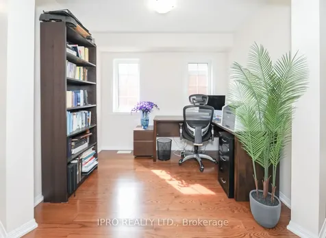 74 Aylesbury Drive Brampton ON L7A 0W2