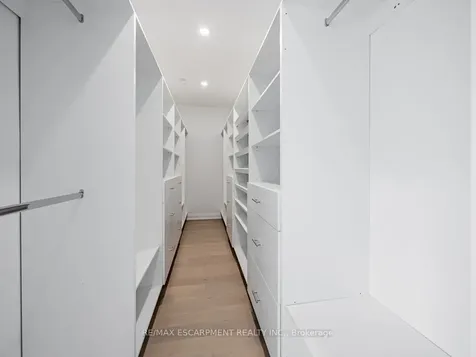 974 North Shore Boulevard W Burlington ON L7T 1B1