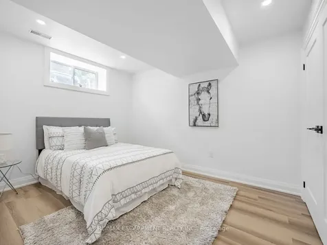 974 North Shore Boulevard W Burlington ON L7T 1B1