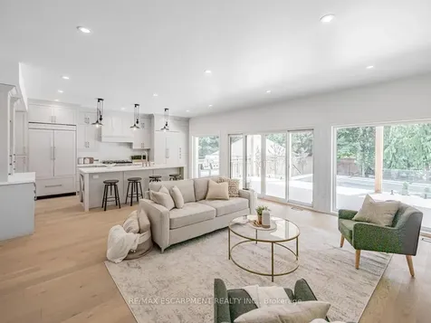 974 North Shore Boulevard W Burlington ON L7T 1B1