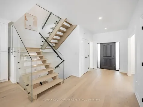 974 North Shore Boulevard W Burlington ON L7T 1B1