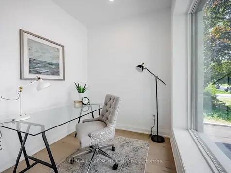 974 North Shore Boulevard W Burlington ON L7T 1B1