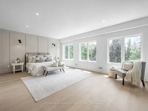 974 North Shore Boulevard W Burlington ON L7T 1B1