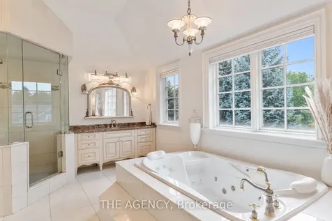 3064 Street Clair Avenue Burlington ON L7N 1L3