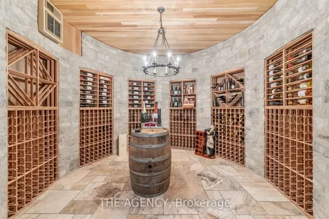 3064 Street Clair Avenue Burlington ON L7N 1L3