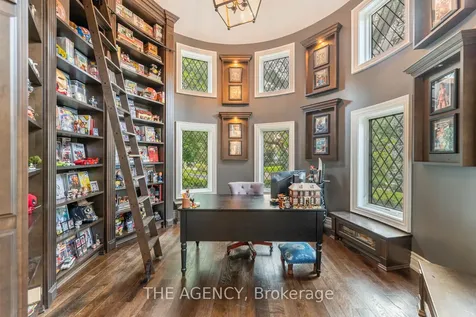 3064 Street Clair Avenue Burlington ON L7N 1L3