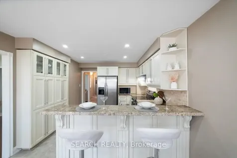 73 Wooliston Brampton ON L6Y 4J4