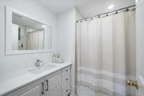 73 Wooliston Brampton ON L6Y 4J4