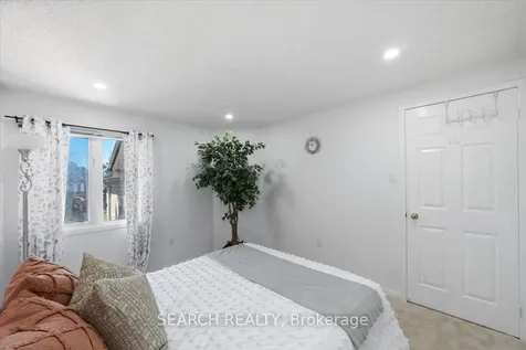 73 Wooliston Brampton ON L6Y 4J4