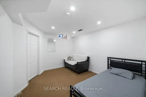 73 Wooliston Brampton ON L6Y 4J4