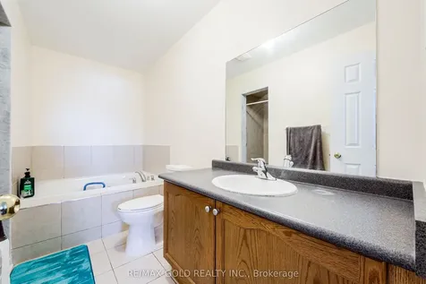 43 Personna Circle Brampton ON L6X 0S9